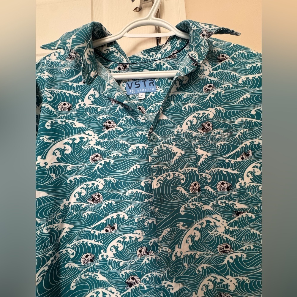 Stylish Men's Teal Wave Pattern Shirt - Picture 2 of 8